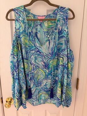 Lilly Pulitzer Blue Green Oyster Print Cold-Shoulder Silk Blouse
